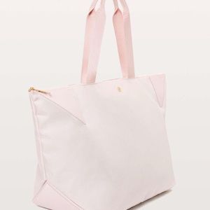 Lululemon acute tote large 33L